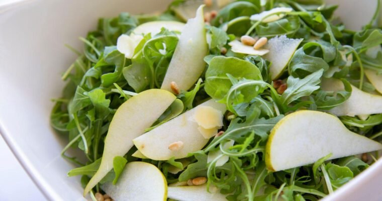2. Zesty Refreshing Spinach and Arugula Salad Delight Fusion